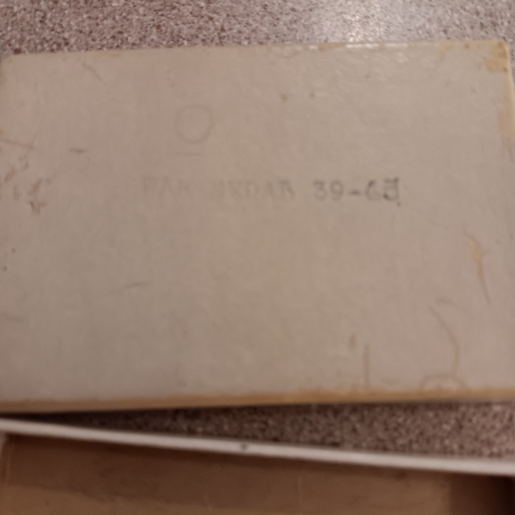 WW2 Canadian war medal &  Voluntary service medal 1939-45 & ribbons,holder, box, - Picture 4 of 6